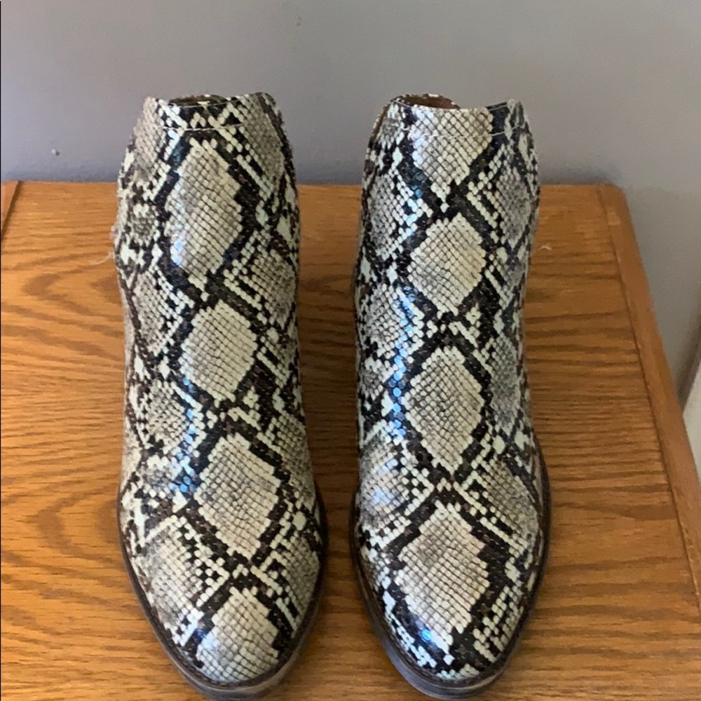 Snake skin ankle boots size 10; gently used